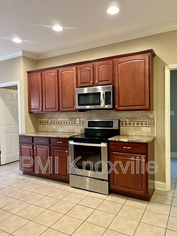 Building Photo - 4601 Ivy Rose Dr