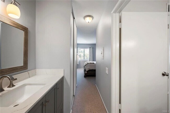 Building Photo - 5460 White Oak Ave