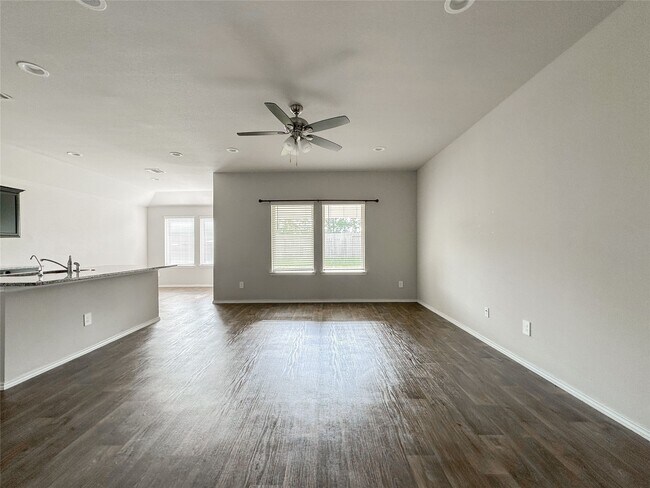 Building Photo - 40507 Birch Shadows Ct