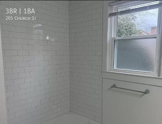 Building Photo - 205 Church St