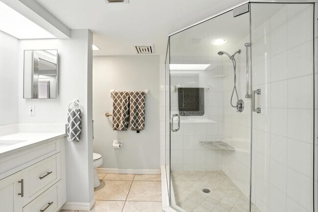 Building Photo - 25 Bluebill Ave