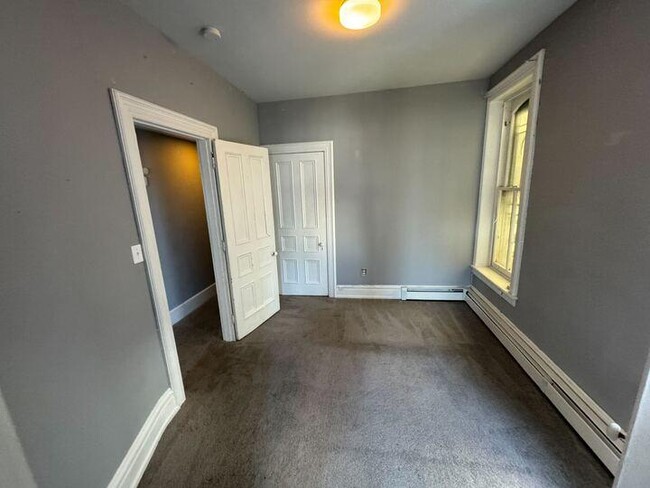 Building Photo - 54 Bloom St