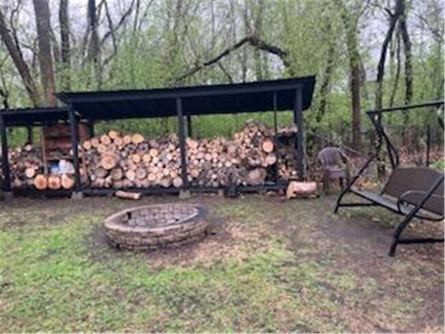 Building Photo - 10709 W River Rd