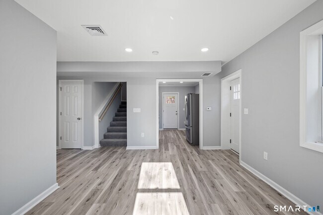 Building Photo - 273 High Ridge Dr