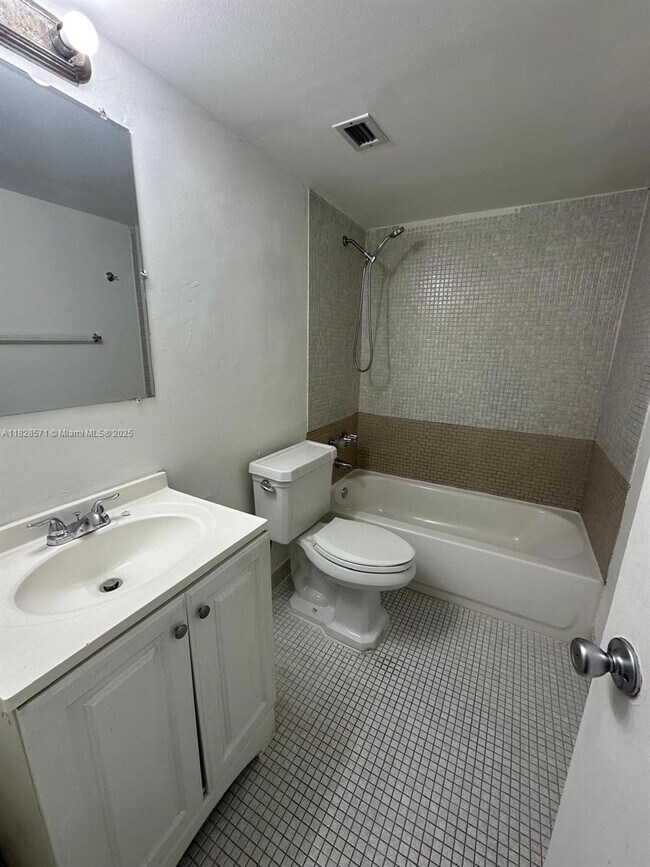 Building Photo - 496 NW 165th St