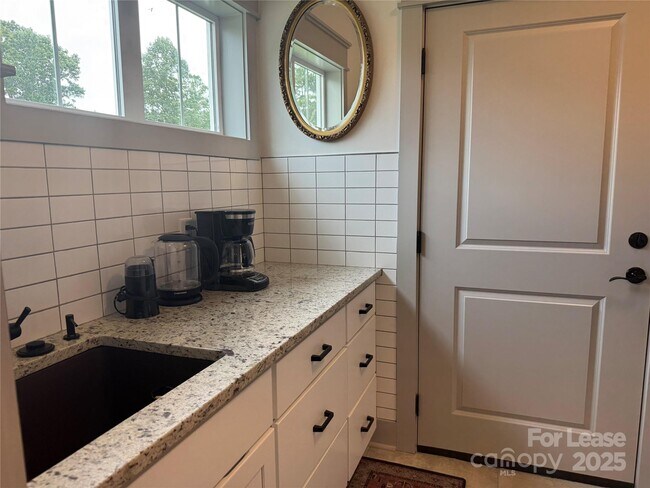 Building Photo - 46 Cozy Cottage Wy