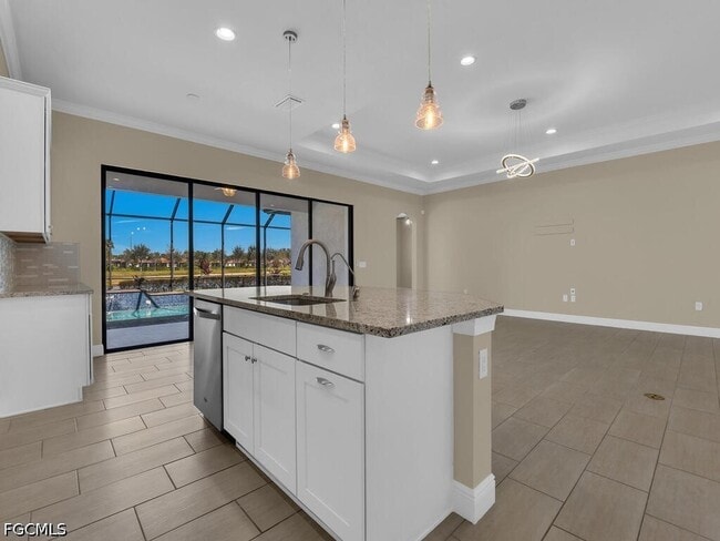 Building Photo - 10093 Avalon Lake Cir