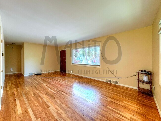 Building Photo - Tranquil Home Steps from Manito Park