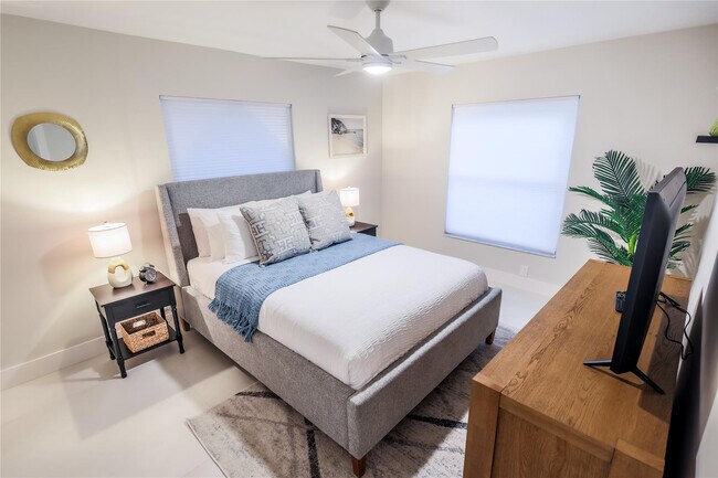 Building Photo - 3127 Sherwood Blvd