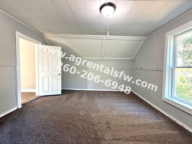 Building Photo - 4 Bedroom House - $300 Off First Months Rent