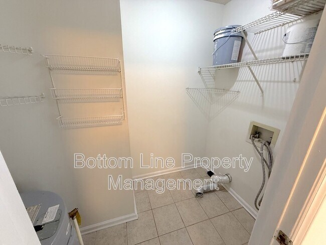 Building Photo - 6330 Windsor Gate Ln