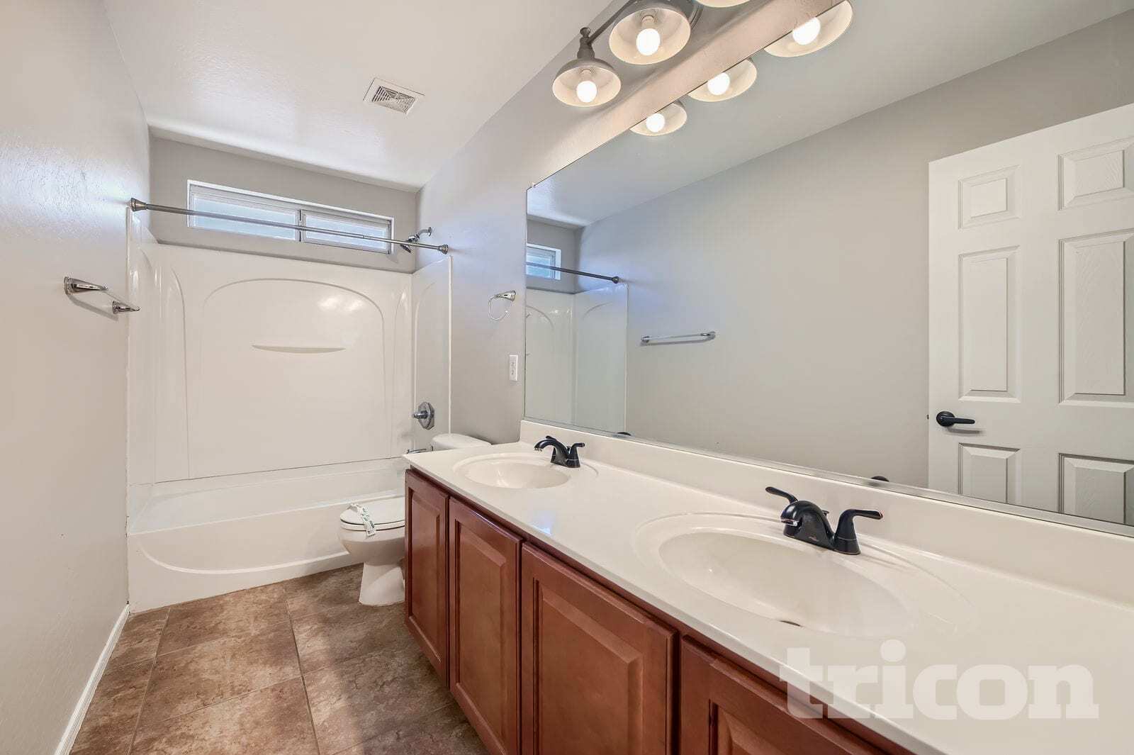 Building Photo - 1351 E Stirrup Ln