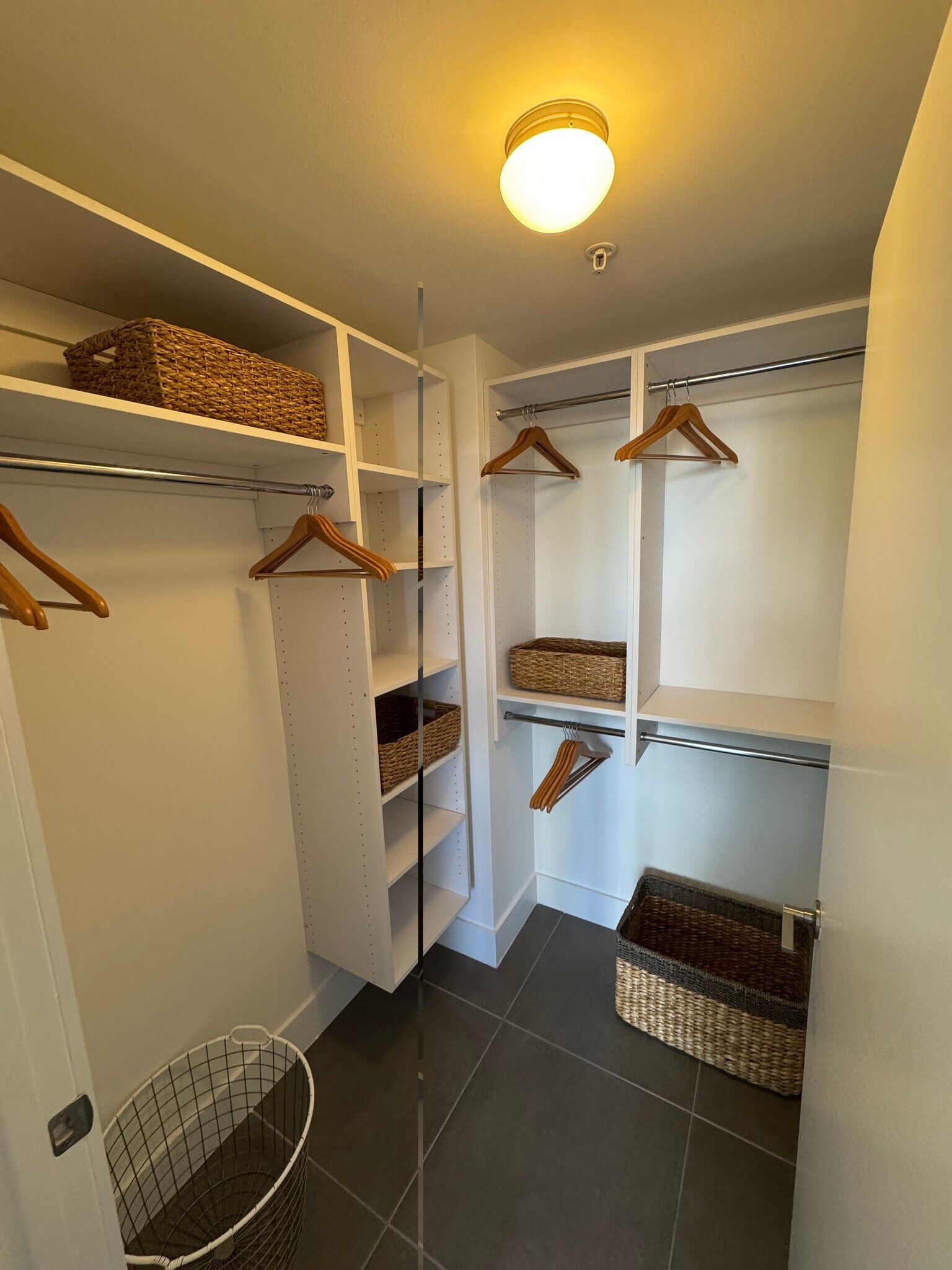 Building Photo - 405 NE 28th St