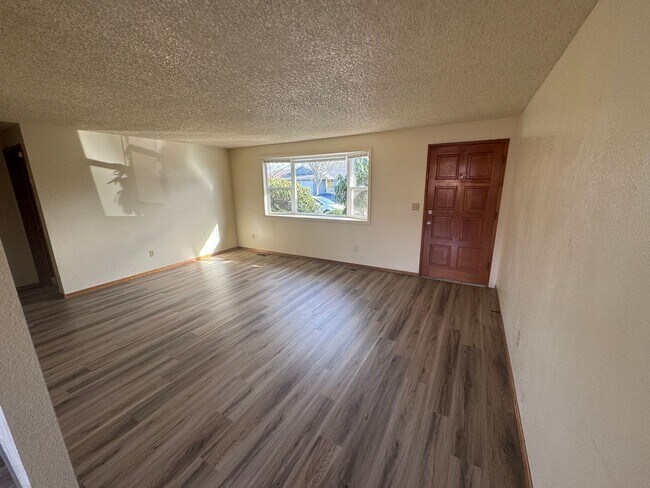 Building Photo - Jefferson Street Duplex