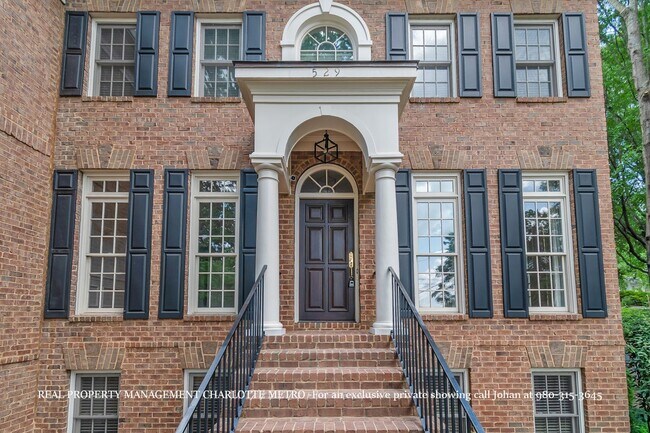 Building Photo - 529 Queens Rd
