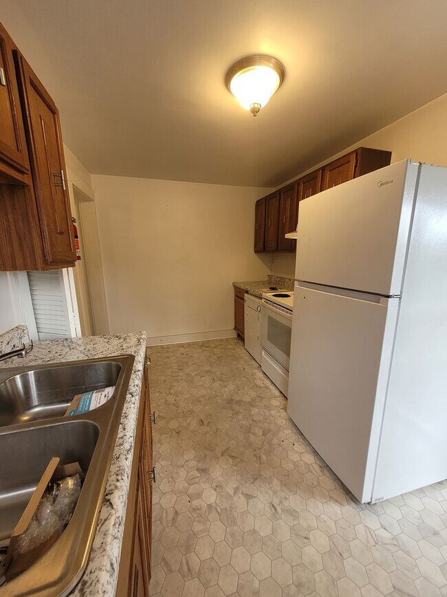Building Photo - 341 Indian Manor Dr