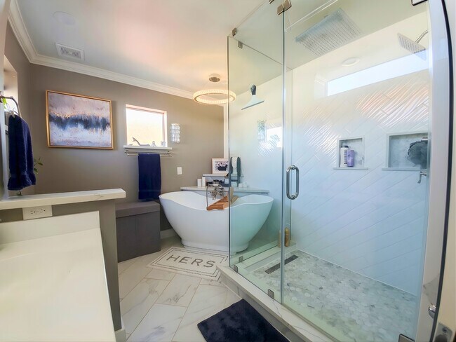 Building Photo - 913 Saulnier St