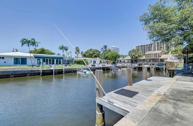 Building Photo - 2041 Coral Reef Dr