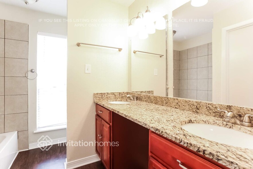 Building Photo - 2307 Pepperweed Dr