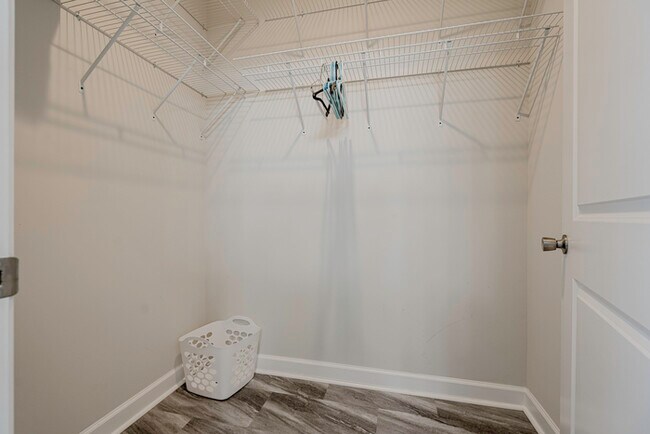 Building Photo - Furnished Rental