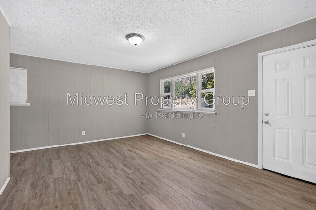 Building Photo - 1446 Vero Dr