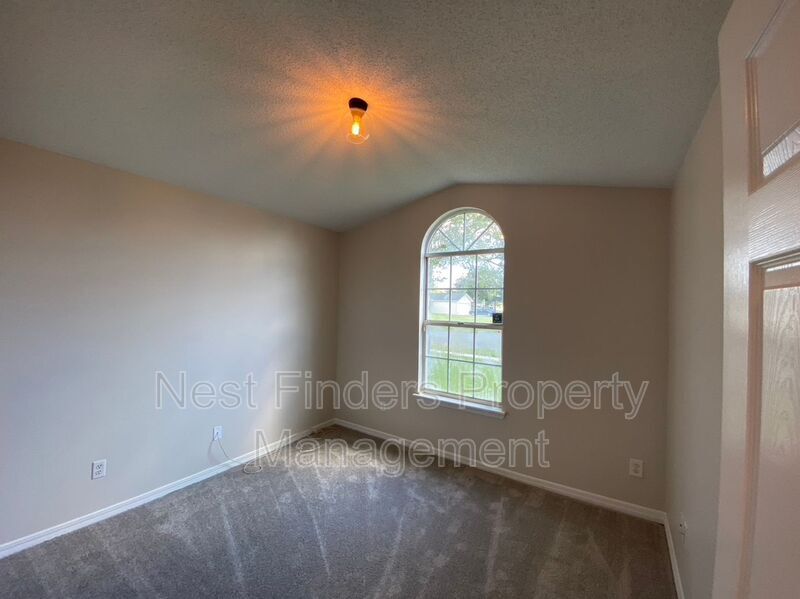Building Photo - 2456 Justin Rd W