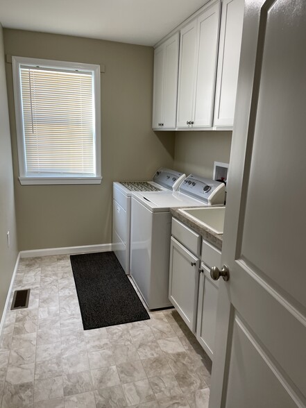 laundry room - 34 Cutlip Dr