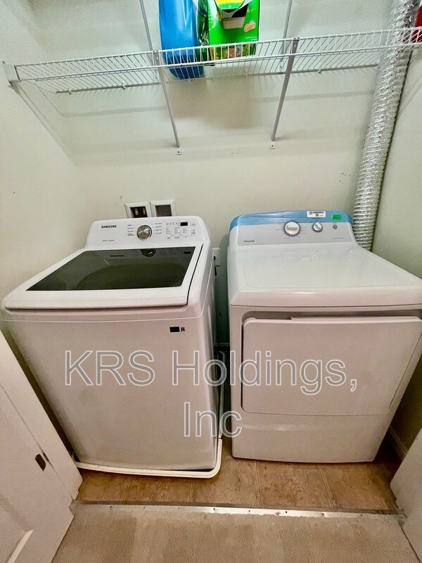 Building Photo - 15706 John Diskin Cir