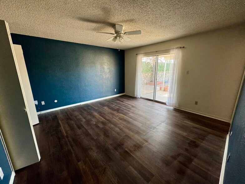 Building Photo - 6900 Escondido Dr