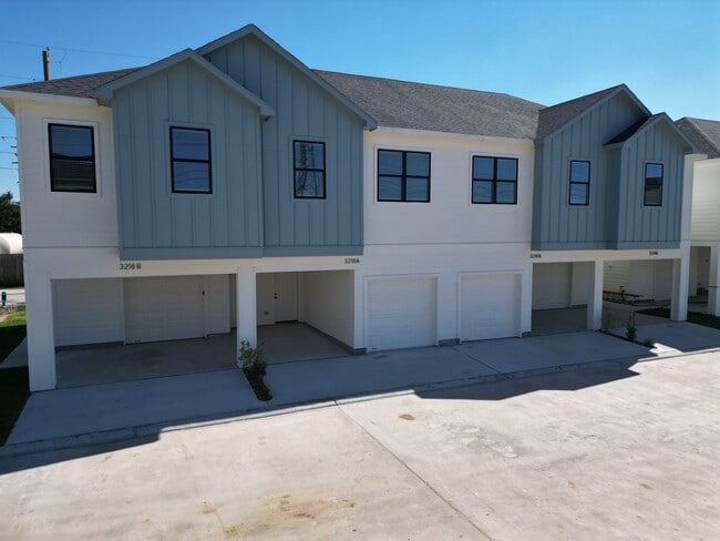 Building Photo - 3214 Frying Pan Place