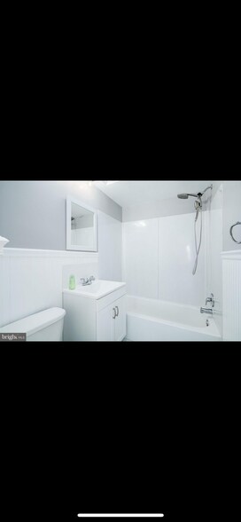 Building Photo - 6708 Montgomery Ave