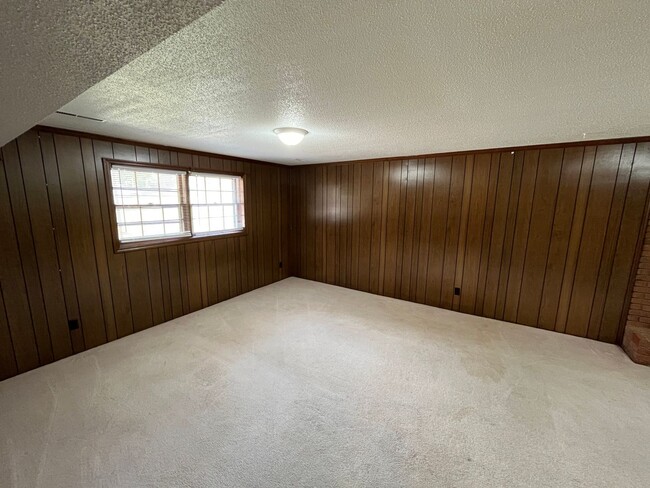 Building Photo - Incredible Location in N Davidson Co with ...