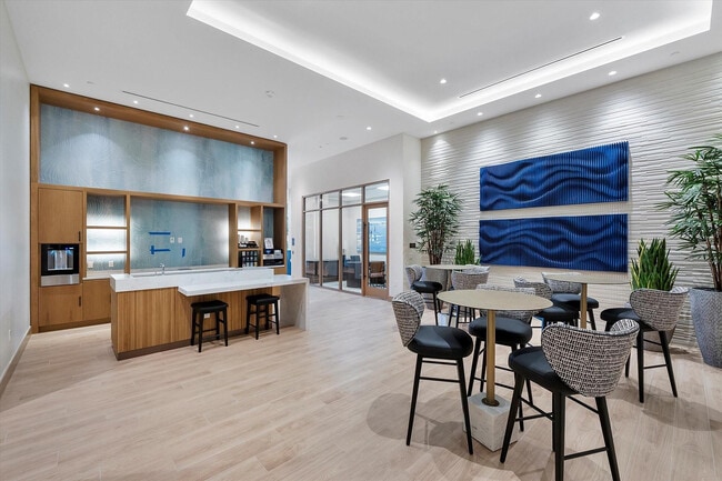 Building Photo - 151 N Seabreeze Blvd