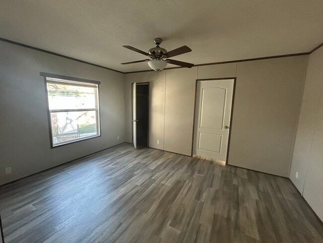 Building Photo - 7519 Dorr St