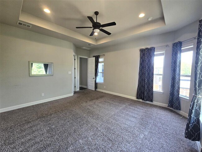 Building Photo - 340 Cross Timbers Dr