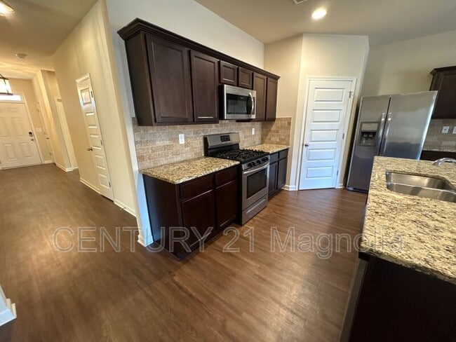 Building Photo - 3061 White Gate Lp