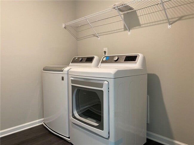 Building Photo - 4402 Grosbeak Dr