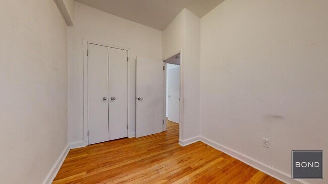 Building Photo - 324 E 91st St