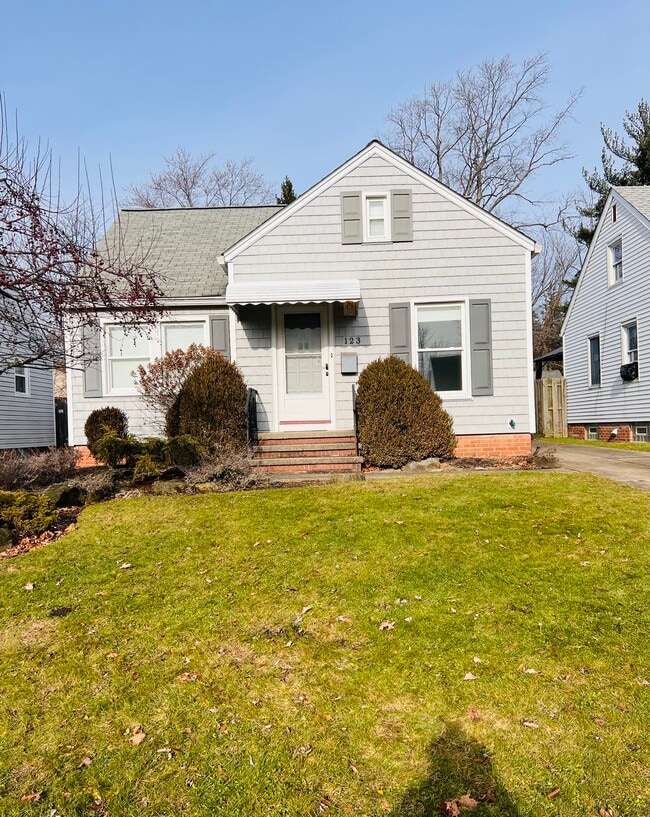 Building Photo - 123 Gould Ave