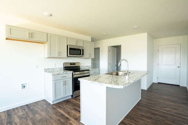 Building Photo - Brand new 4 bedroom home - Bolivar, MO