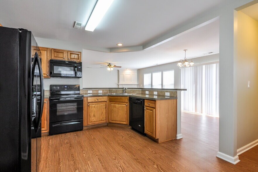 Building Photo - 2014 Gushing Dr