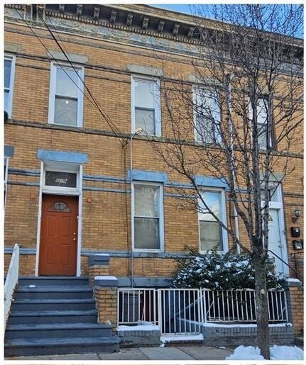 Building Photo - 819 27th St