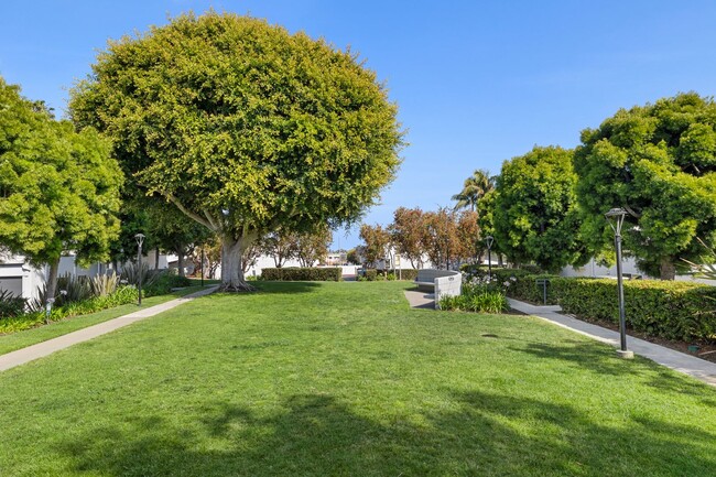 Building Photo - Prime Location in Newport Beach – Fully Fu...