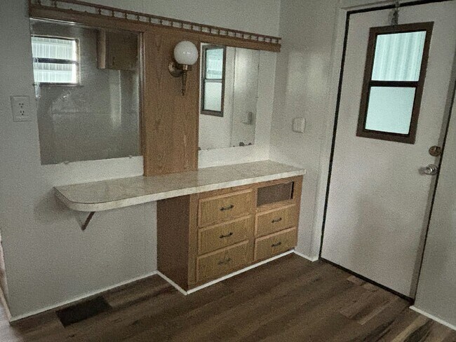 Building Photo - 39 Betty Dr