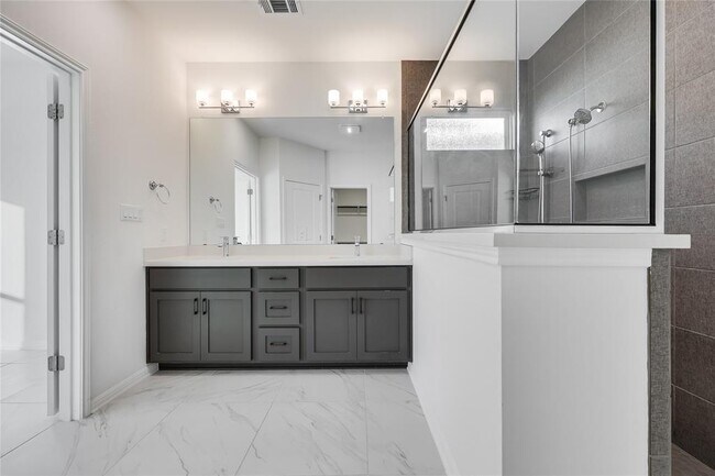 Building Photo - 4621 Modena Bay Bend