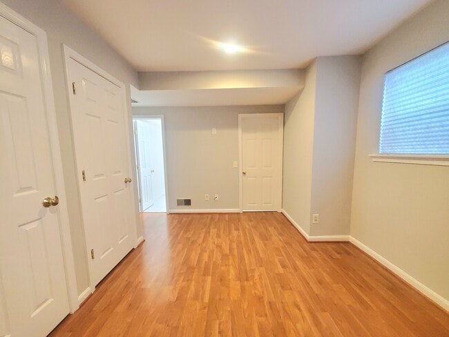 Building Photo - 6030 Lincolnia Rd