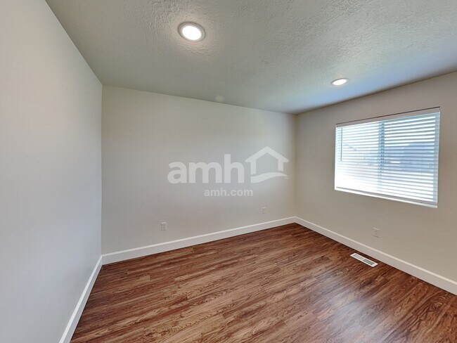 Building Photo - 1329 White St