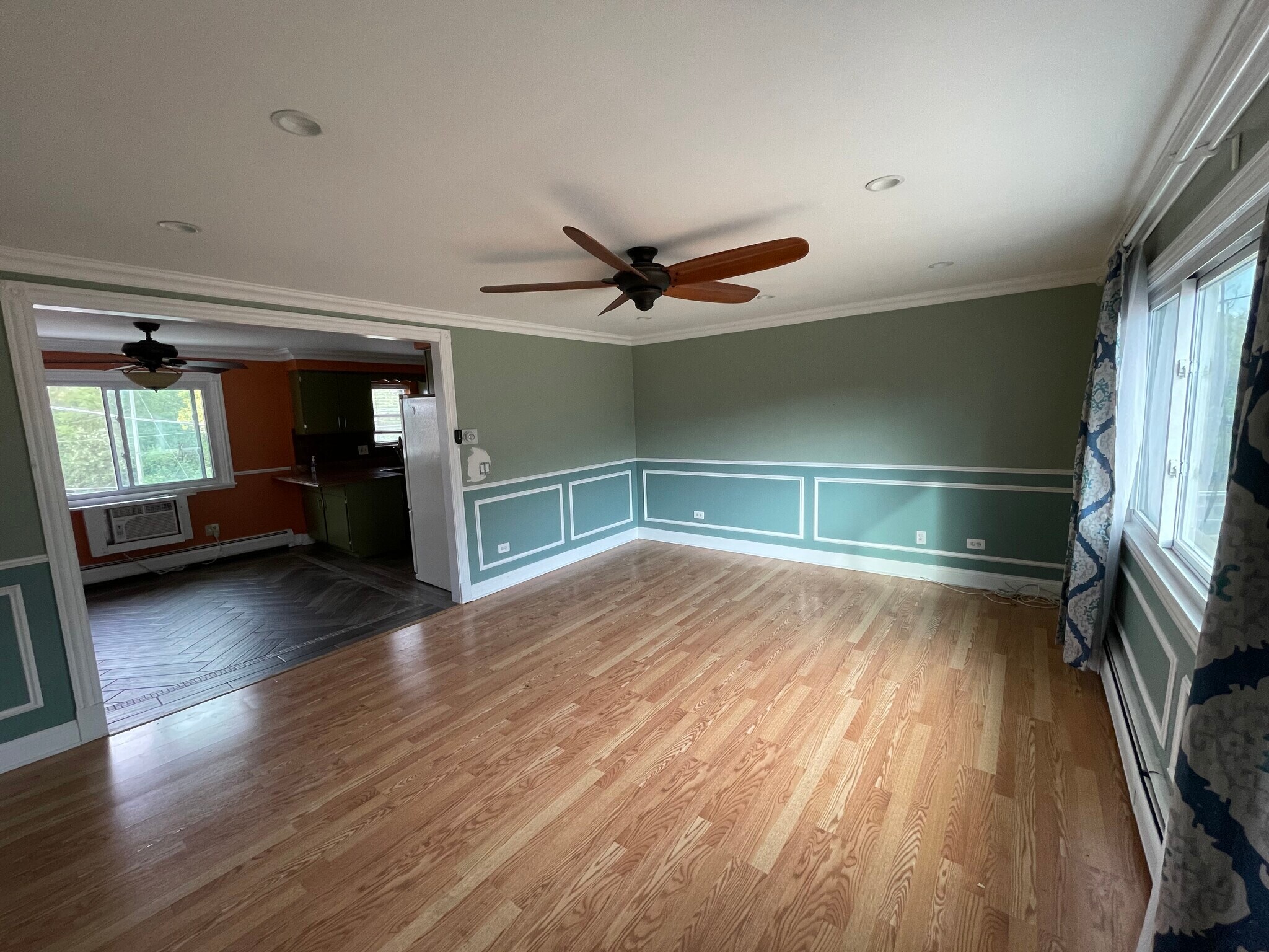 Building Photo - 2440 River Rd