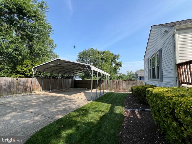 Building Photo - 5626 Tremont Dr