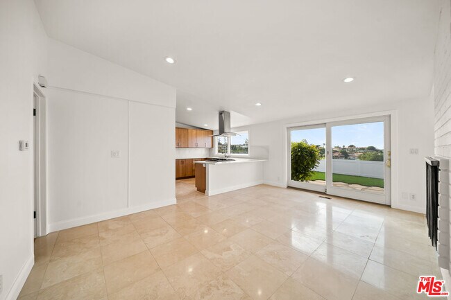 Building Photo - 27041 Whitestone Rd